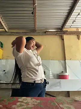 Snapshot of Pilipinalyn23 chatting on 10.21.25 Pilipinalyn23 online show from 10.21.25