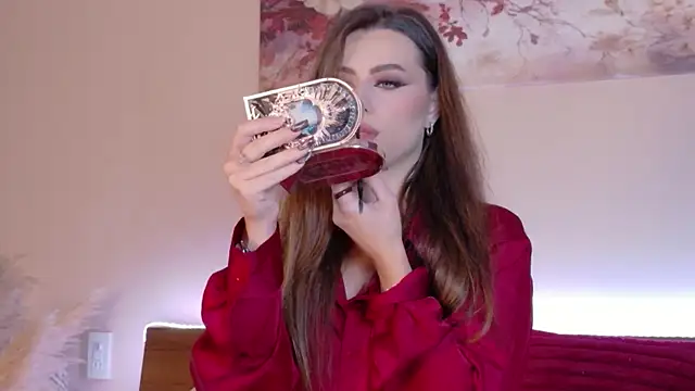 Snapshot of Sienna_Voss chatting on 05.17.26 Sienna Voss online show from 05.17.26