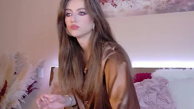 Snapshot of Sienna_Voss chatting on 06.07.26 Sienna Voss online show from 06.07.26