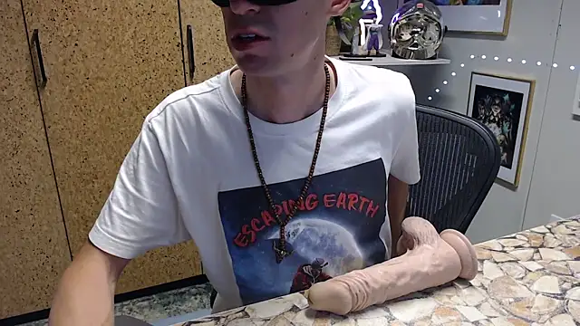 Snapshot of sakiramissy chatting on 09.10.25 sakiramissy online show from 09.10.25