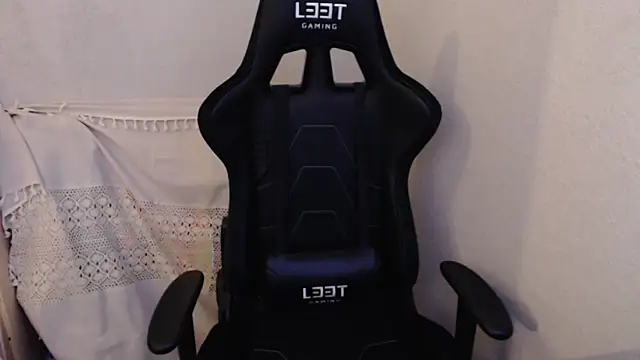 Snapshot of sakiramissy chatting on 09.14.25 sakiramissy online show from 09.14.25