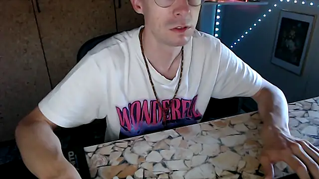 Snapshot of sakiramissy chatting on 09.19.25 sakiramissy online show from 09.19.25