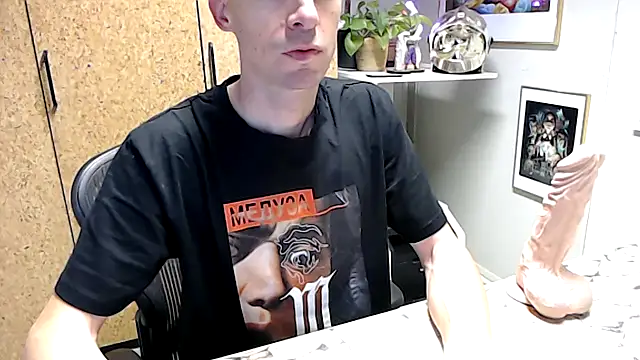 Snapshot of sakiramissy chatting on 11.03.25 sakiramissy online show from 11.03.25