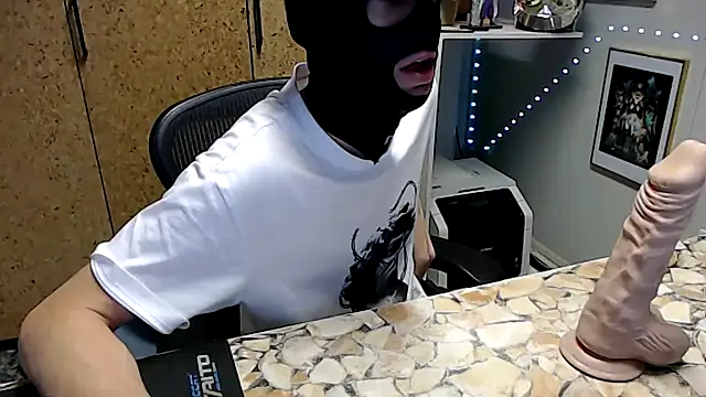 Snapshot of sakiramissy chatting on 11.24.25 sakiramissy online show from 11.24.25