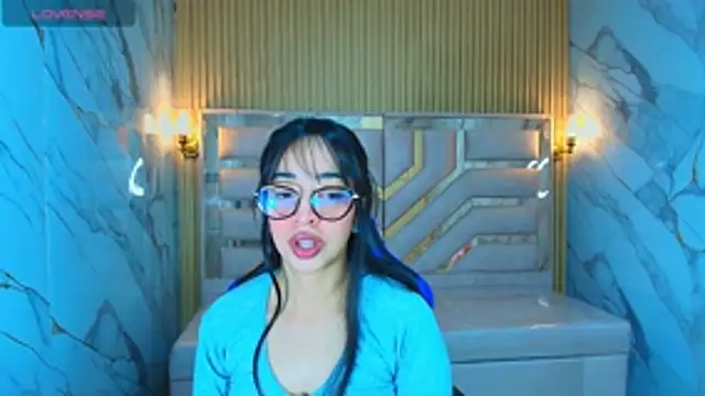 zoe r  online show from 12.14.25