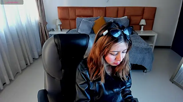 Catti Brie online show from 10.23.25