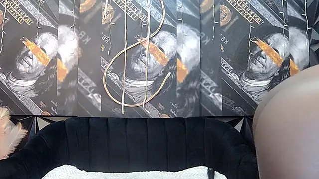 Snapshot of Lilmisbaddyxxx chatting on 12.05.25 Lilmisbaddyxxx online show from 12.05.25