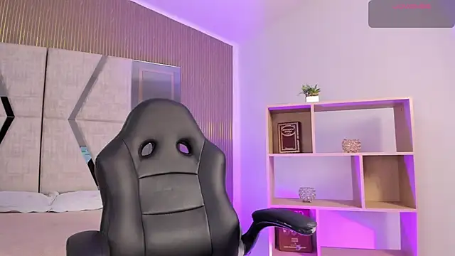 Snapshot of Axel_grey_ chatting on 03.03.26 Axel grey online show from 03.03.26