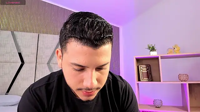 Snapshot of Axel_grey_ chatting on 03.06.26 Axel grey online show from 03.06.26