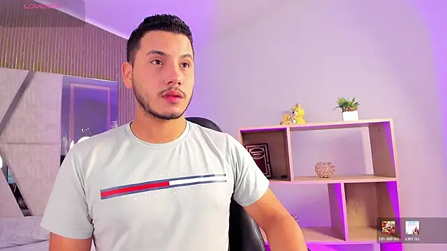 Snapshot of Axel_grey_ chatting on 03.09.26 Axel grey online show from 03.09.26