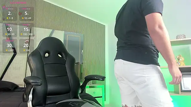 Snapshot of Axel_grey_ chatting on 03.17.26 Axel grey online show from 03.17.26