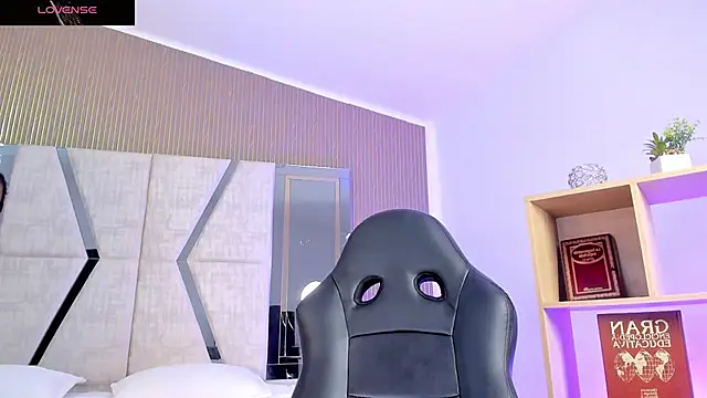 Snapshot of Axel_grey_ chatting on 03.21.26 Axel grey online show from 03.21.26