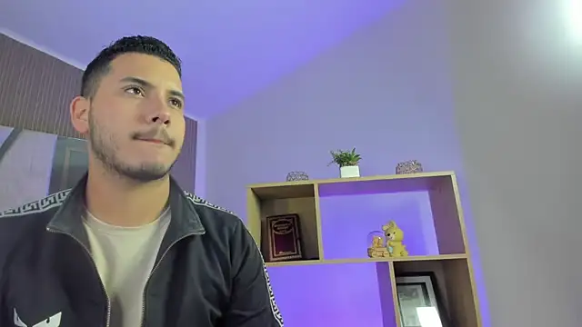 Snapshot of Axel_grey_ chatting on 03.27.26 Axel grey online show from 03.27.26