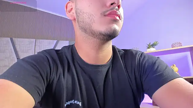 Snapshot of Axel_grey_ chatting on 04.02.26 Axel grey online show from 04.02.26