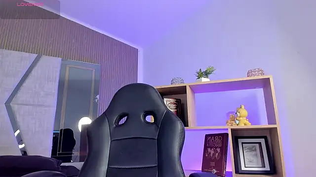 Snapshot of Axel_grey_ chatting on 04.03.26 Axel grey online show from 04.03.26