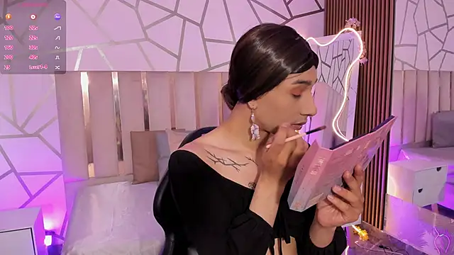 CYRUS TAY online show from 04.10.26