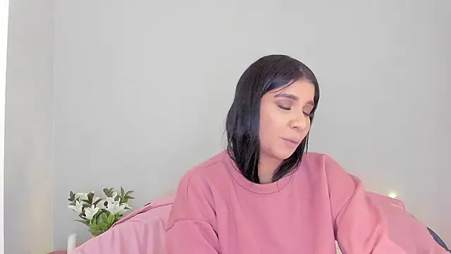 Snapshot of Laura-angeel chatting on 10.29.25 Laura-angeel online show from 10.29.25