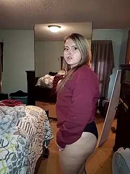 JuicyExxxperience online show from 11.18.25