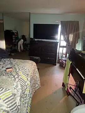 JuicyExxxperience online show from 12.15.25