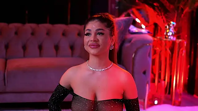 Snapshot of BellaNoirre chatting on 02.15.26 BellaNoirre online show from 02.15.26