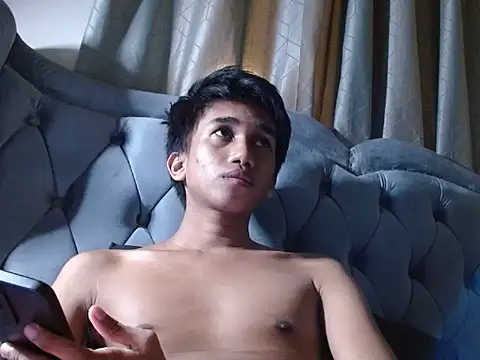 charlie0728 online show from 12.04.25