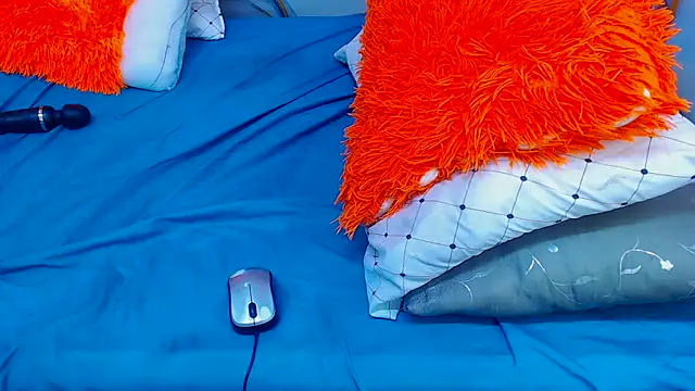 SEXYELLOWALICE online show from 02.15.26