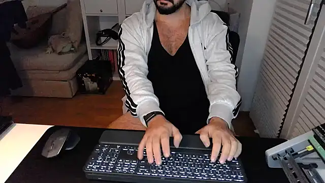 Snapshot of Velvetvoyager69 chatting on 11.23.25 Velvetvoyager69 online show from 11.23.25