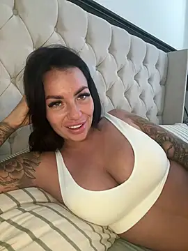 BELLABLACKXUK online show from 04.22.26