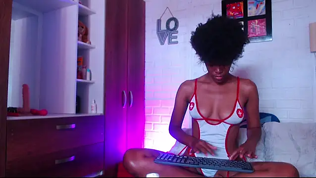Snapshot of lucyymaximo chatting on 09.15.25 lucyymaximo online show from 09.15.25