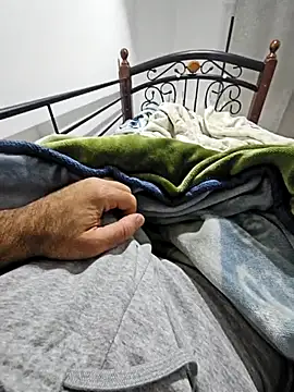 Snapshot of fena-sikerimmm chatting on 11.19.25 fena-sikerimmm online show from 11.19.25