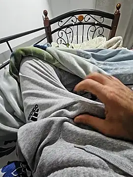 Snapshot of fena-sikerimmm chatting on 11.22.25 fena-sikerimmm online show from 11.22.25