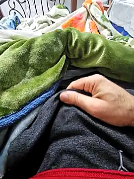 Snapshot of fena-sikerimmm chatting on 12.15.25 fena-sikerimmm online show from 12.15.25