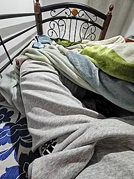 Snapshot of fena-sikerimmm chatting on 12.18.25 fena-sikerimmm online show from 12.18.25