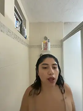 Snapshot of Mia_170310 chatting on 11.08.25 Mia 170310 online show from 11.08.25