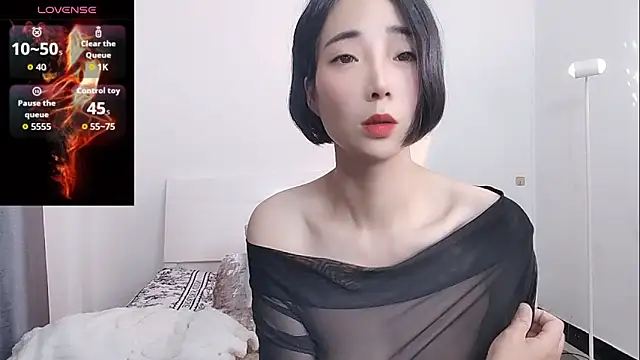 Snapshot of YIWA-2000 chatting on 12.18.25 YIWA-2000 online show from 12.18.25