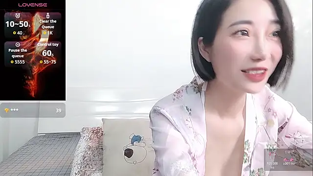 Snapshot of YIWA-2000 chatting on 05.14.26 YIWA-2000 online show from 05.14.26