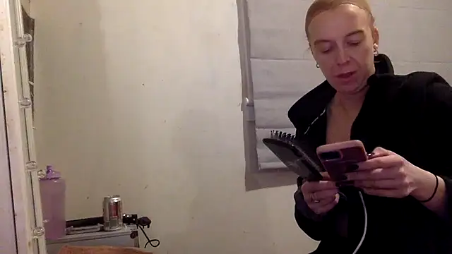 Snapshot of Bellababexox chatting on 04.21.26 Bellababexox online show from 04.21.26