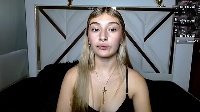 Snapshot of SophiaaLee chatting on 02.13.26 SophiaaLee online show from 02.13.26