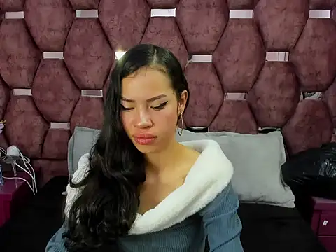 Nanis James online show from 03.25.26