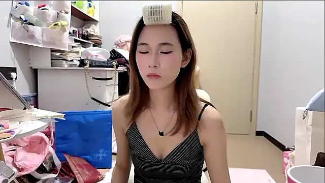 Snapshot of Ann-cookie chatting on 05.22.26 Ann-cookie online show from 05.22.26