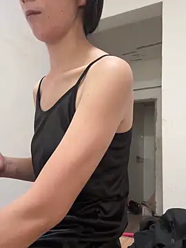 crhong666 online show from 09.18.25