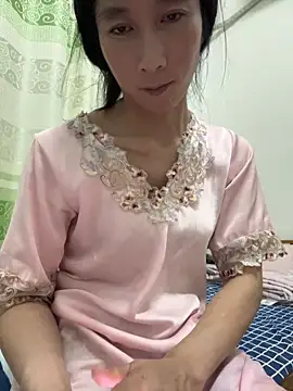 crhong666 online show from 10.13.25