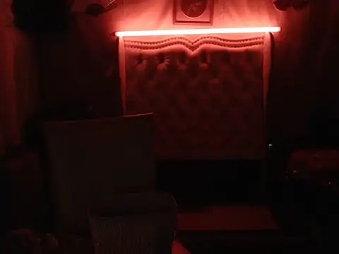 miss laila  online show from 09.23.25