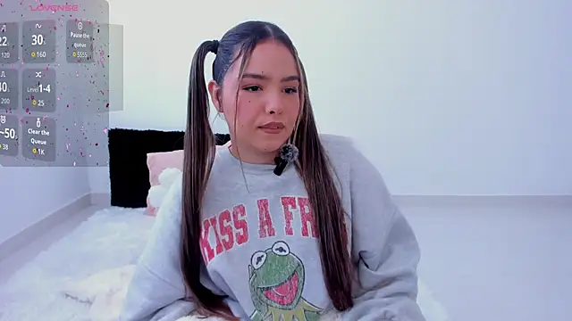Snapshot of Alana_Banana_ chatting on 10.16.25 Alana Banana online show from 10.16.25
