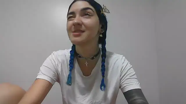 Snapshot of peetitefairy chatting on 02.21.26 peetitefairy online show from 02.21.26