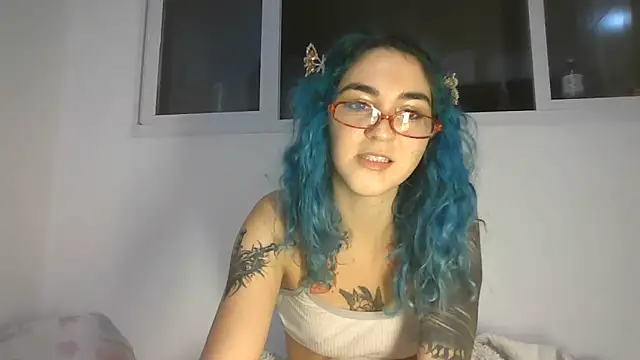 Snapshot of peetitefairy chatting on 05.30.26 peetitefairy online show from 05.30.26