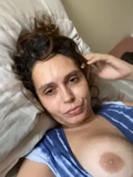 Snapshot of SashaMuller89 chatting on 12.22.25 SashaMuller89 online show from 12.22.25