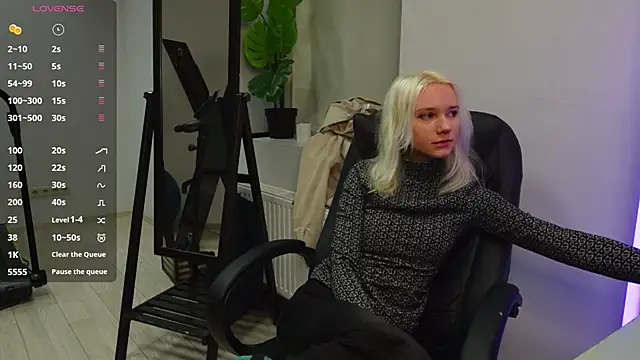 Laura Chaplin online show from 01.17.26