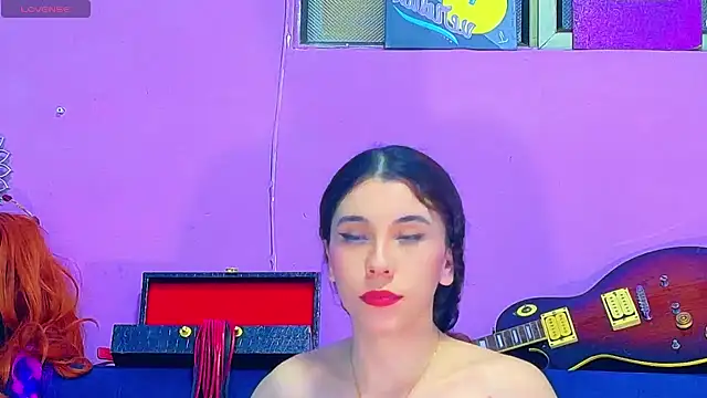 Snapshot of CristalRose chatting on 11.27.25 CristalRose online show from 11.27.25