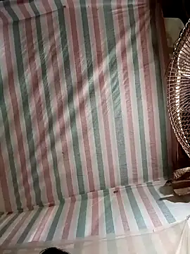 Snapshot of Love-Mama33 chatting on 10.15.25 Love-Mama33 online show from 10.15.25